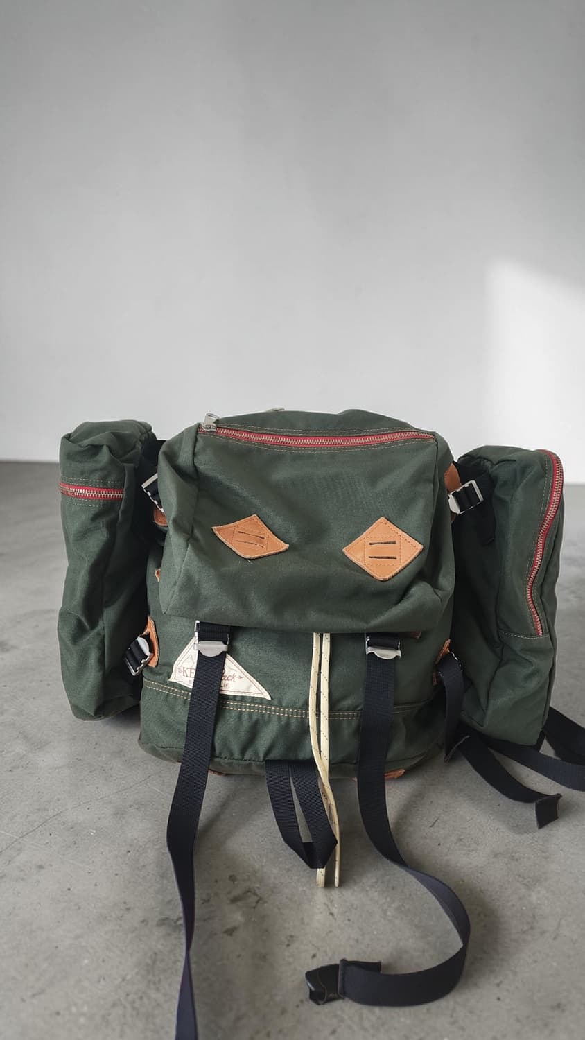 KELTY 홀리팩 올리브색 백팩 가방 상품이미지6