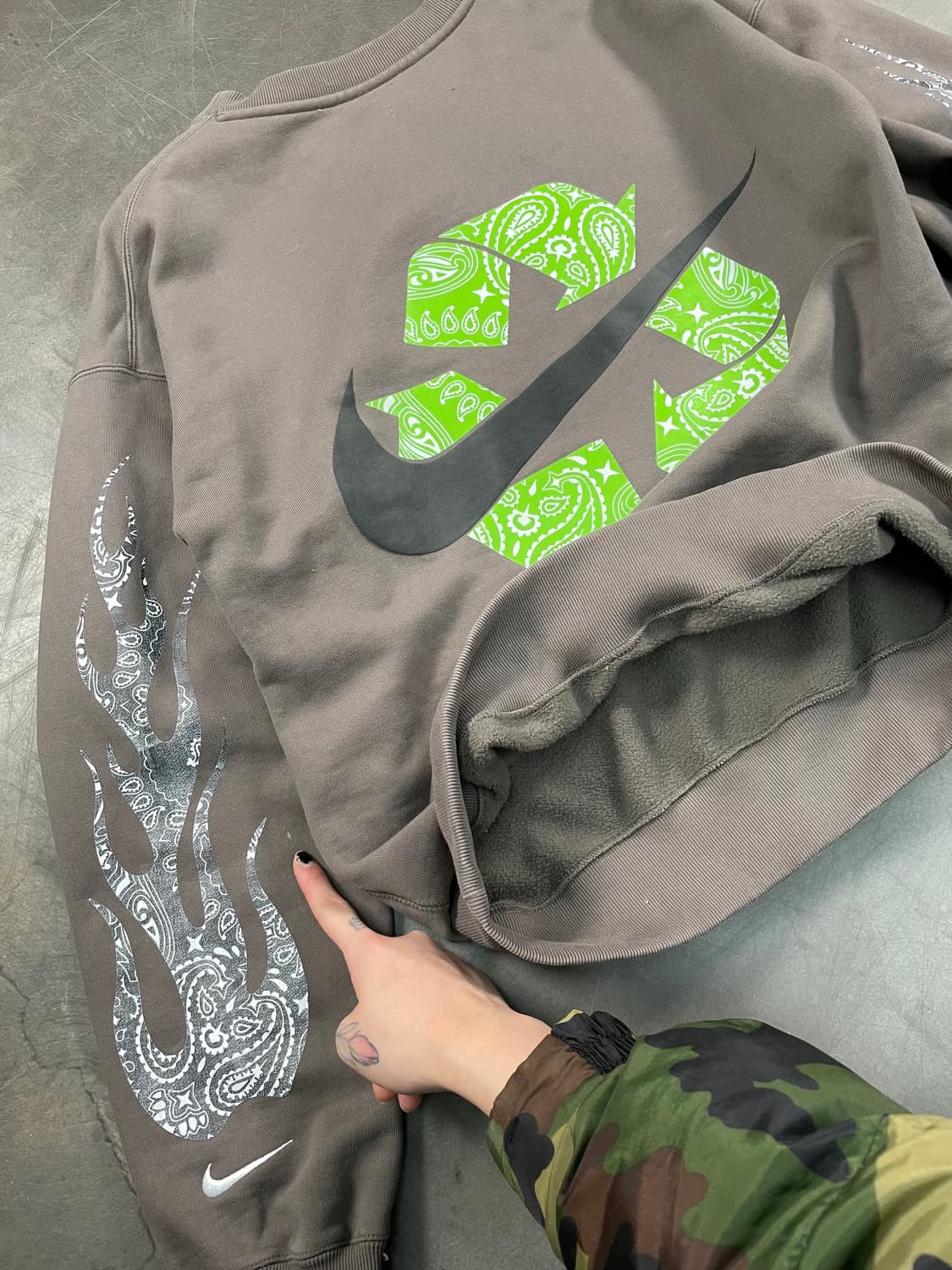 나이키 페이즐리 스웻셔츠 상품이미지3