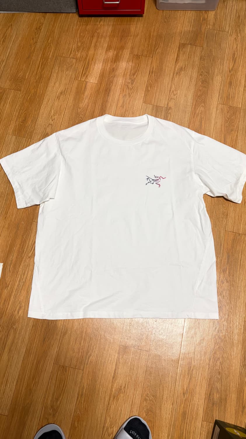 아크테릭스 흰색 반팔 티셔츠 XL 상품이미지1