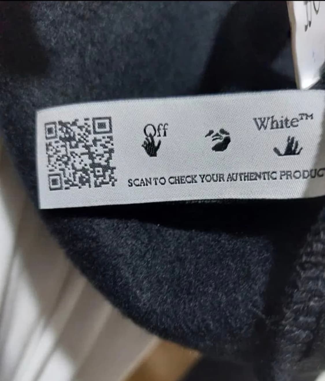 오프화이트 후드티 상품이미지4