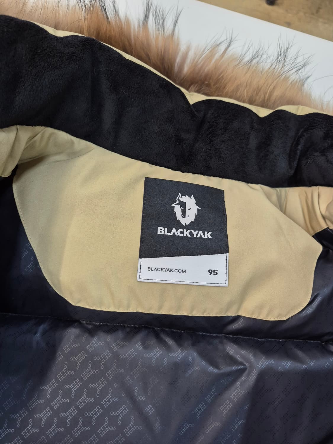 블랙야크 고어텍스 다운 숏패딩(M 상품이미지6