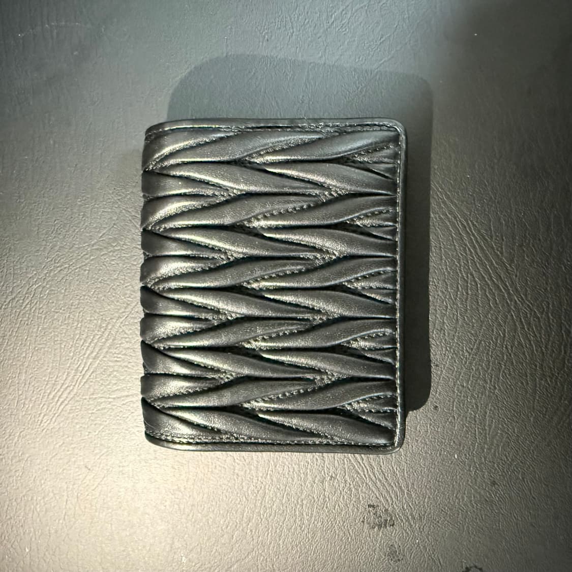 미우미우 마테라쎄 금장 반지갑 상품이미지2