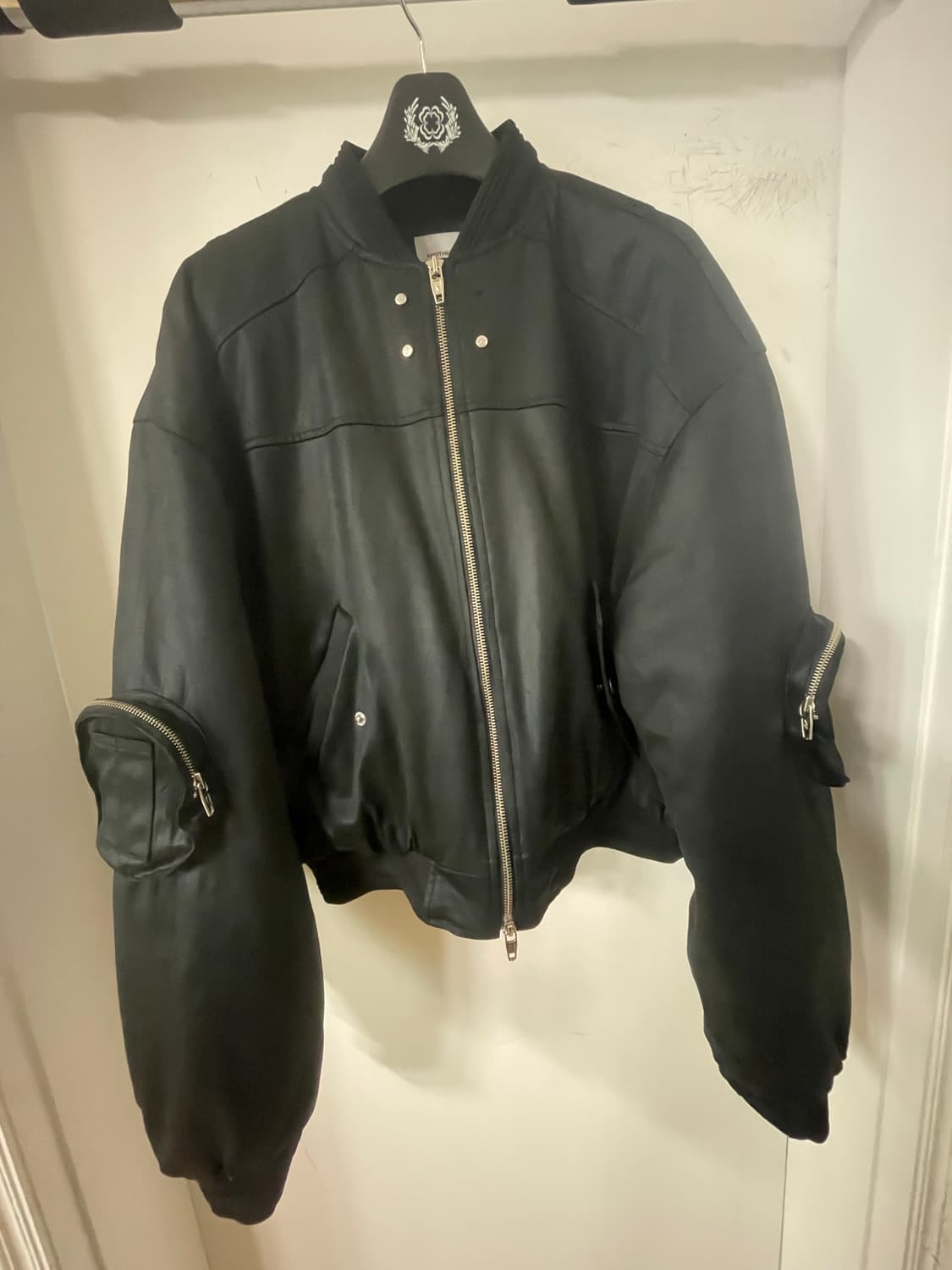 ANOTHERYOUTH 004-23 crop bomber - black 상품이미지1