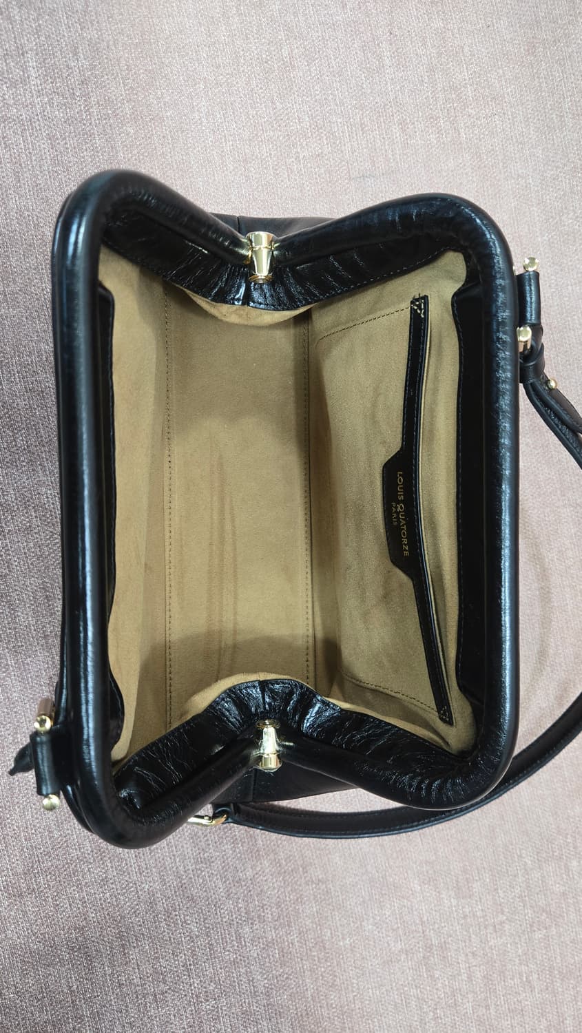 루이까또즈 미착용제품 블랙레더 숄더백 상품이미지8