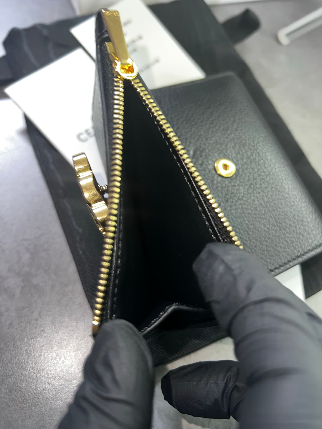 셀린느 파인 스트랩 반지갑 블랙 상품이미지5