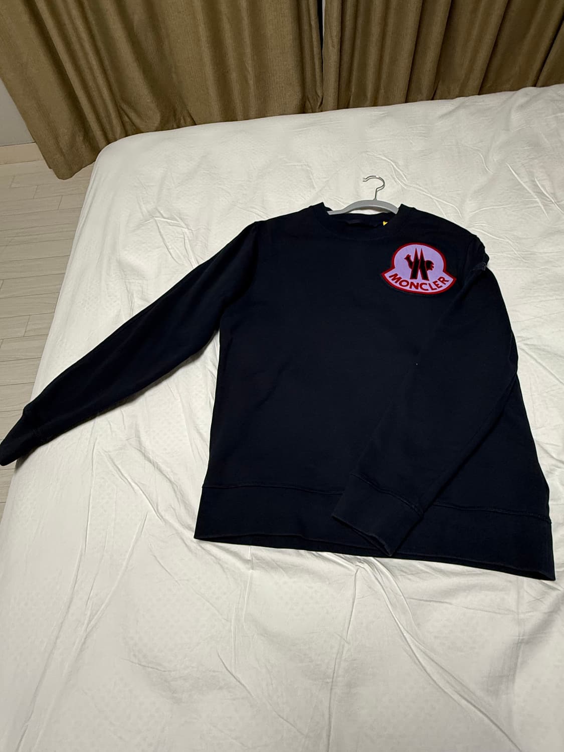 몽클레어 맨투맨 상품이미지1