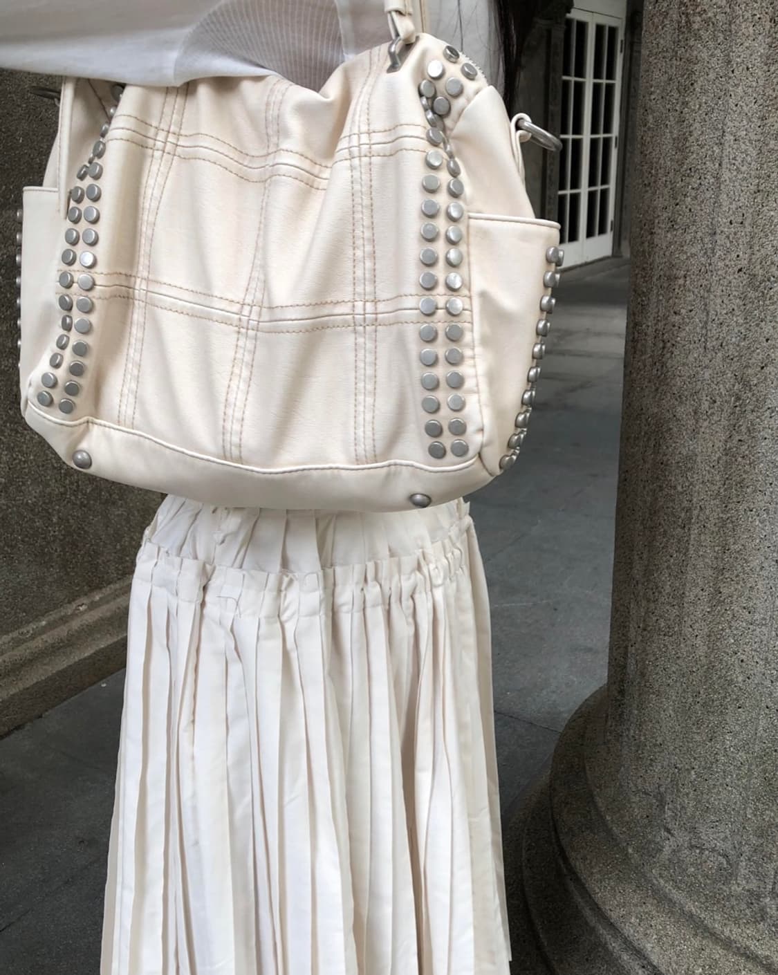 stud bag 스터드 숄더백 아이보리 상품이미지3
