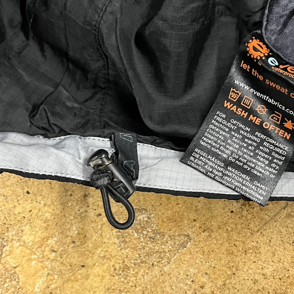 [정품/L] 몬츄라 레드 블랙 바람막이 자켓 b18 상품이미지7