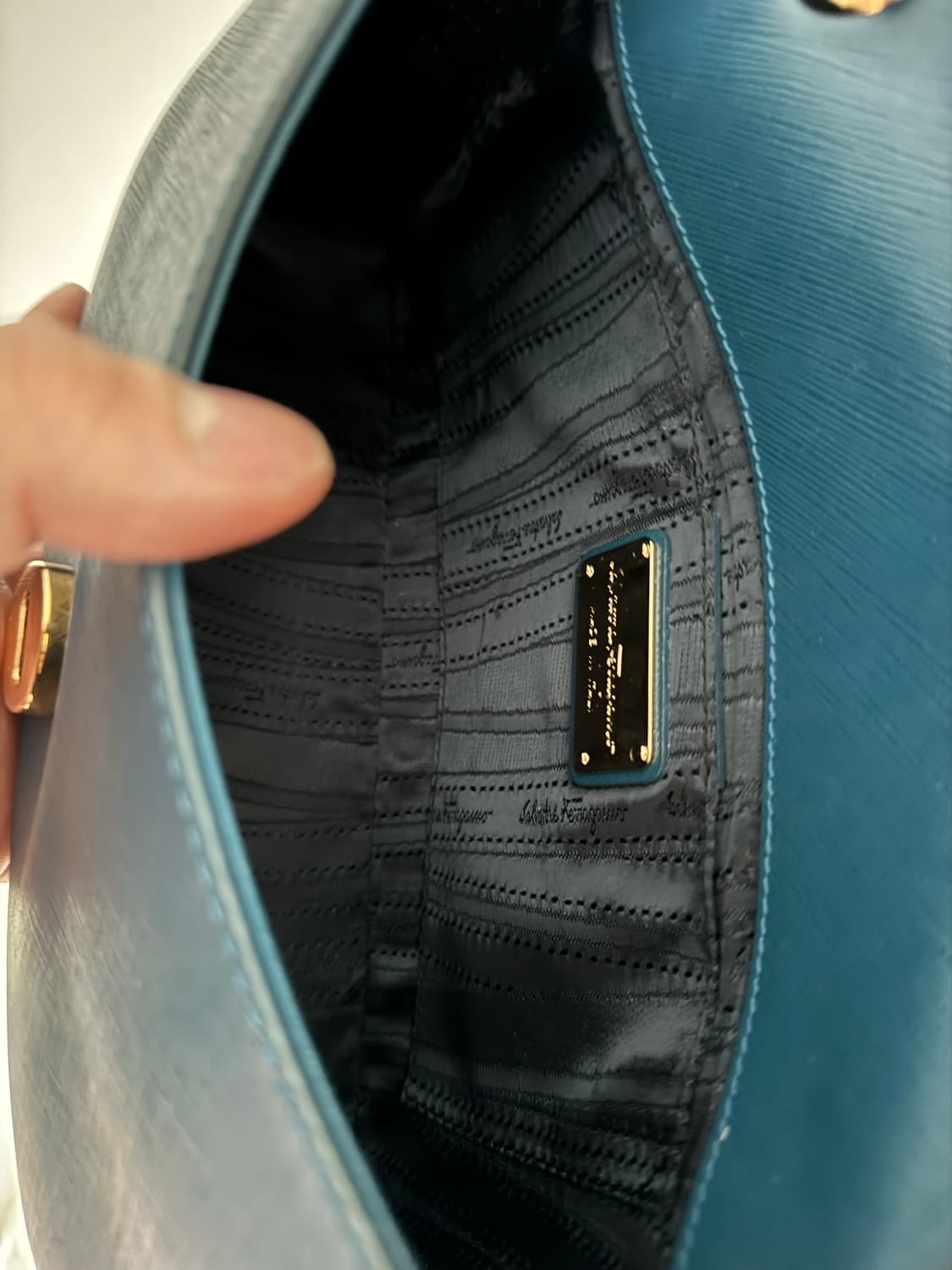 페라가모 간치니 로리 숄더백 상품이미지3