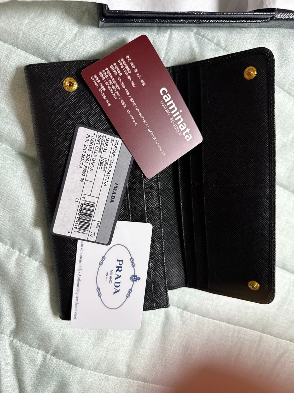 안냐세요 프라다 사피아노 장지갑 판매합니다(sss급)(정품)(풀박) 상품이미지6