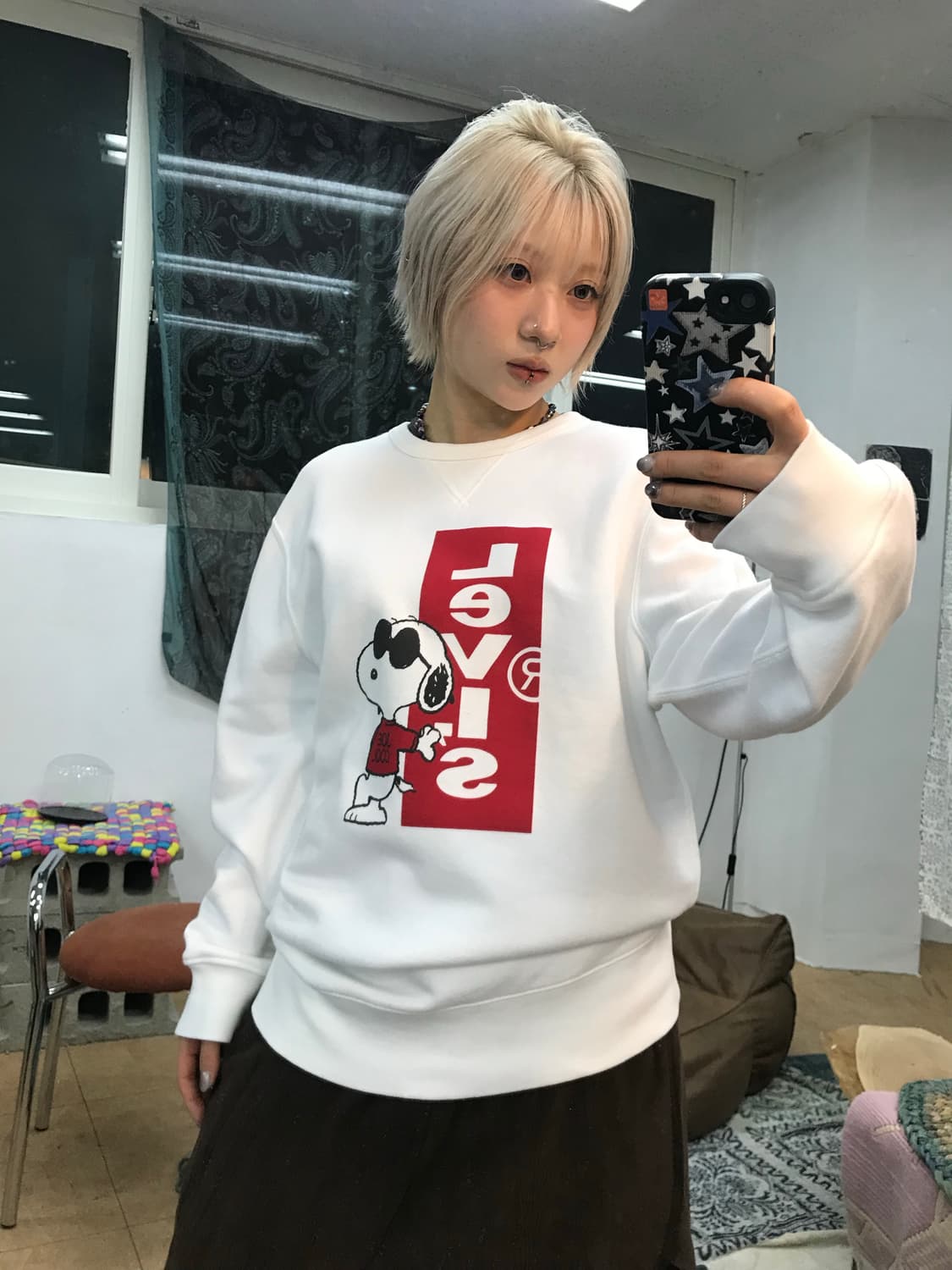 리바이스 x 피너츠화이트 스누피 프린팅 맨투맨  상품이미지1