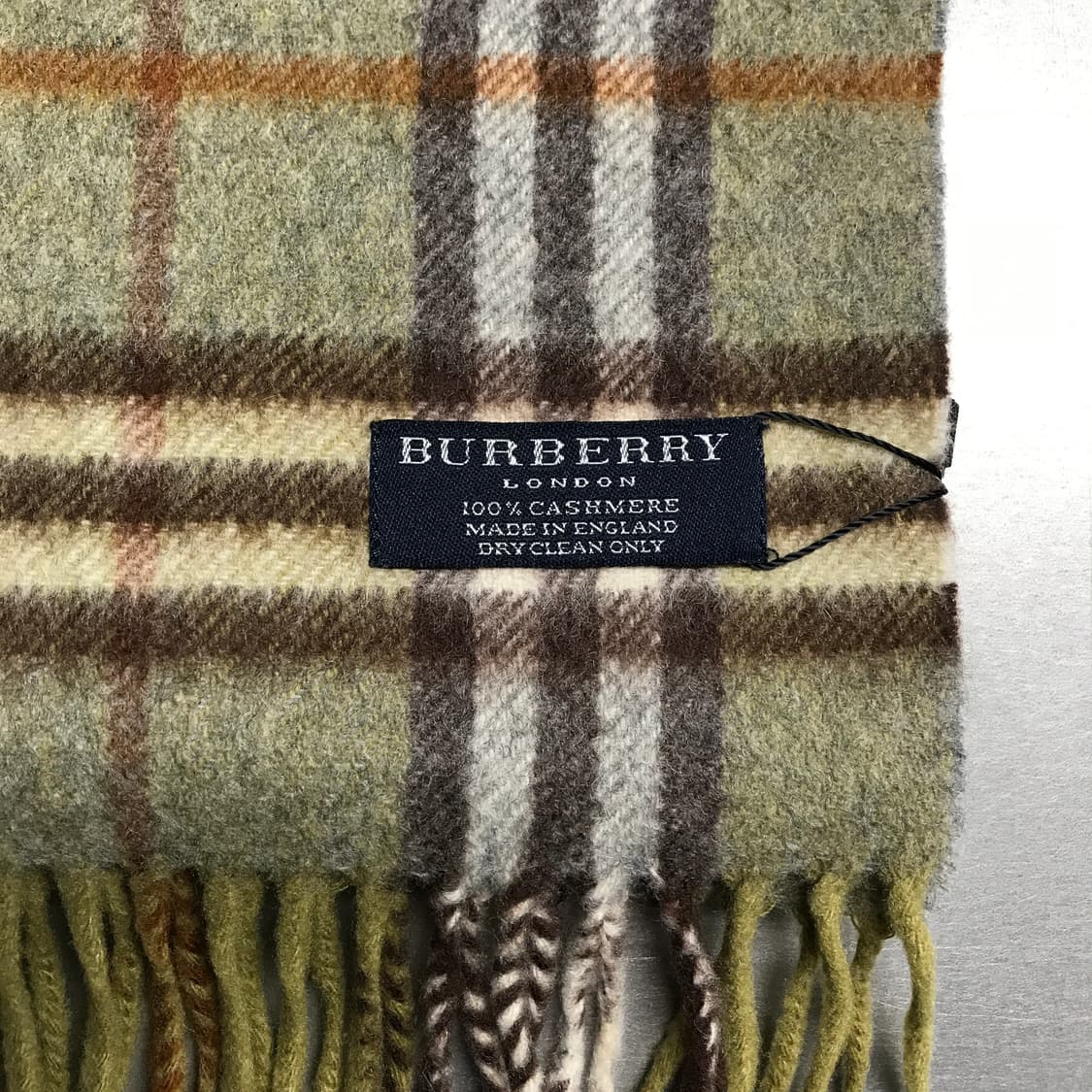 버버리 정품 캐시미어 머플러 카키 상품이미지4