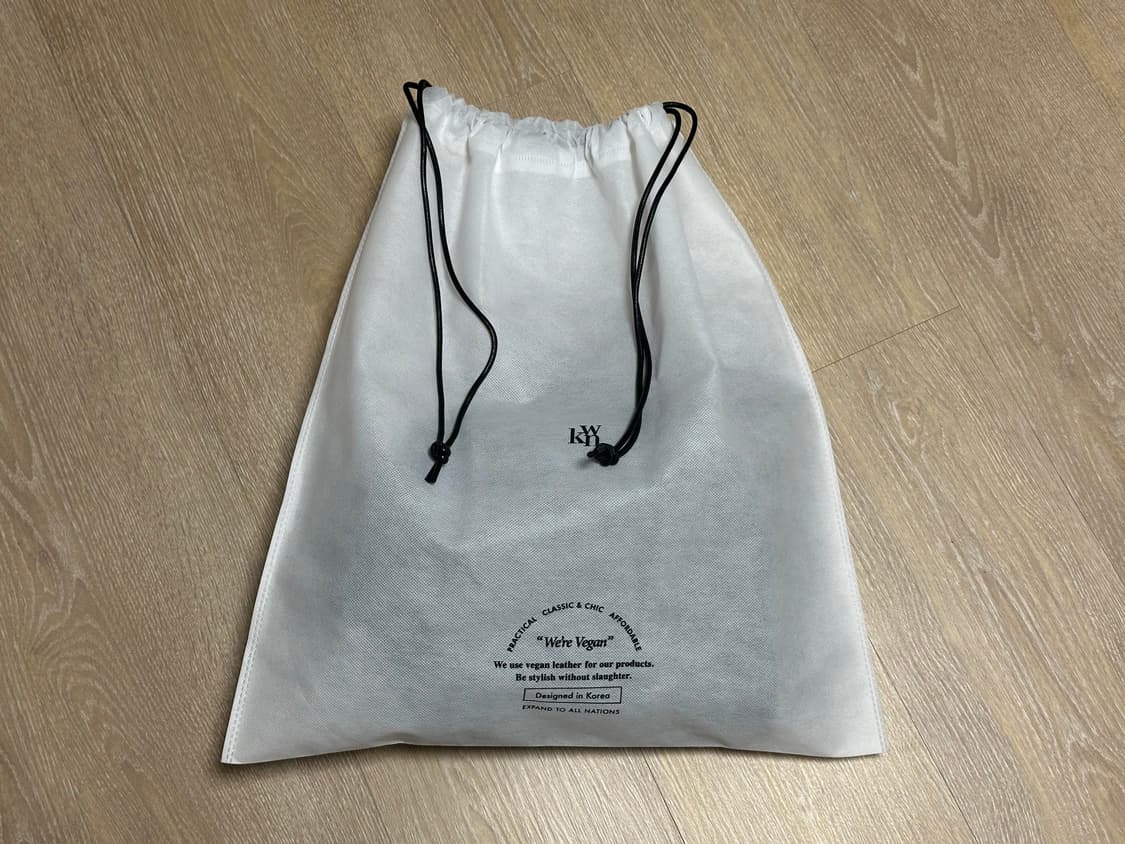 콰니 텍스쳐드 호보백 블랙 상품이미지4