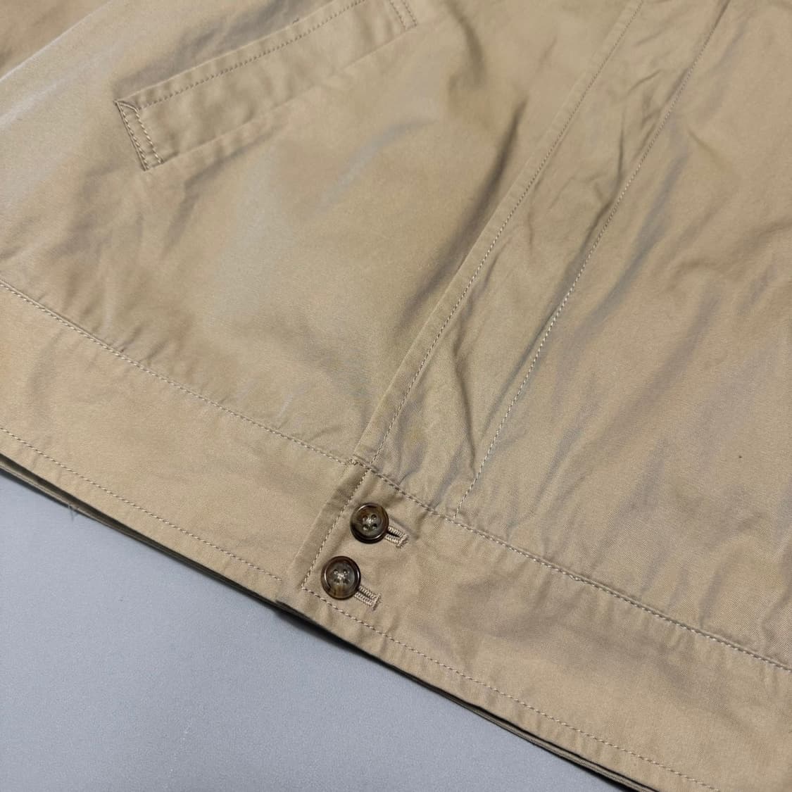 빔즈(BEAMS) 베이지컬러 코튼 혼방 히든 더블 집업 블루종 자켓 상품이미지5