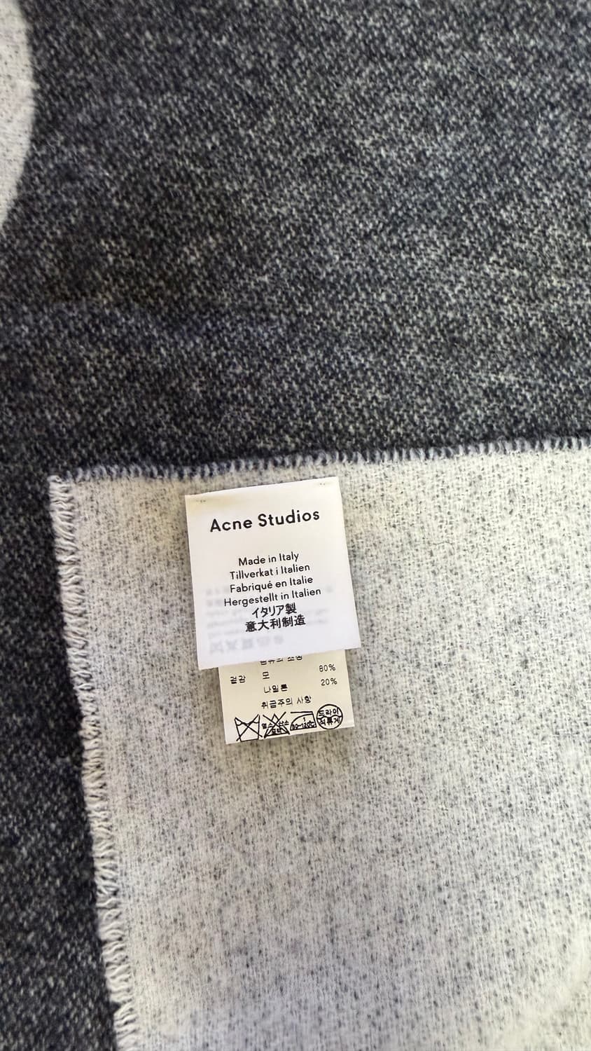 아크네스튜디오 리버시블 머플러 상품이미지3