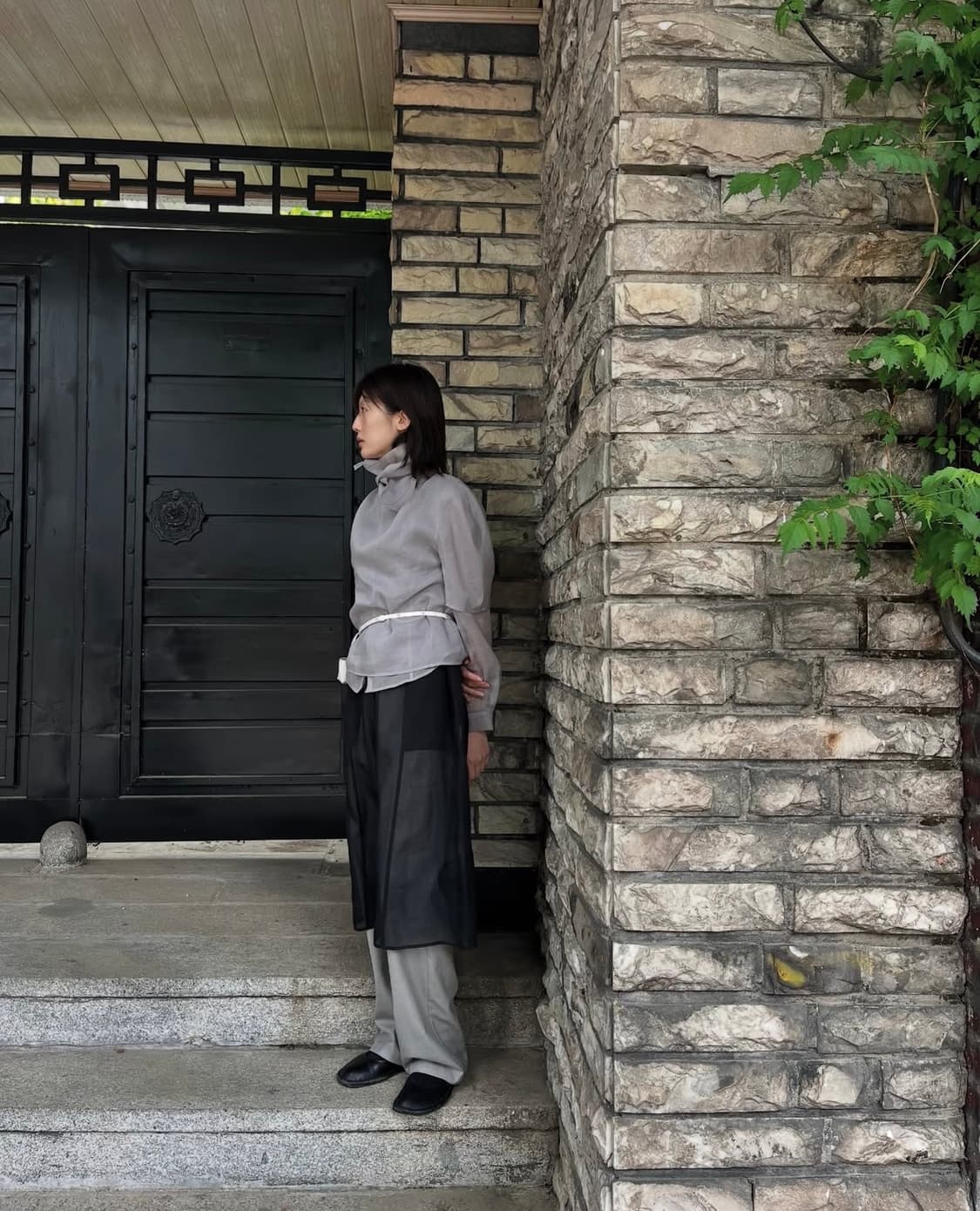 아모멘토 AMOMENTOKNOTTED COLLAR TOP GRAY 상품이미지3