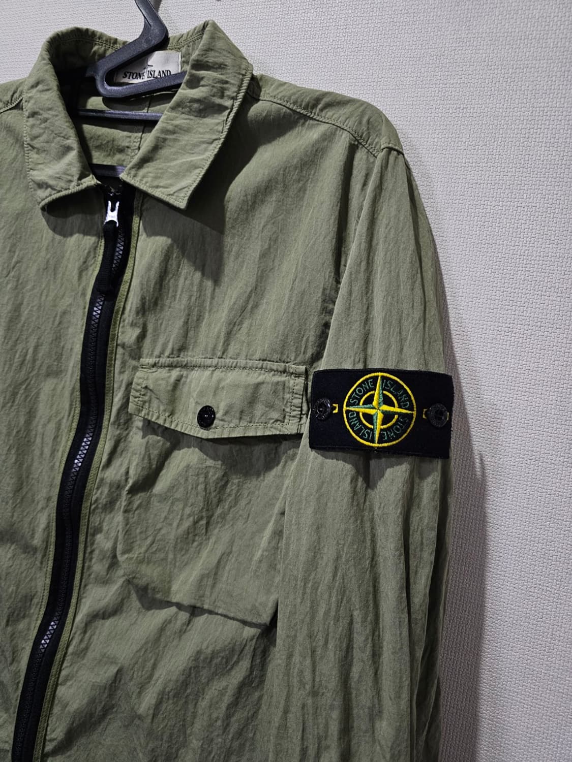정품 스톤아일랜드 올리브 카키 오버셔츠 90 / S 상품이미지2
