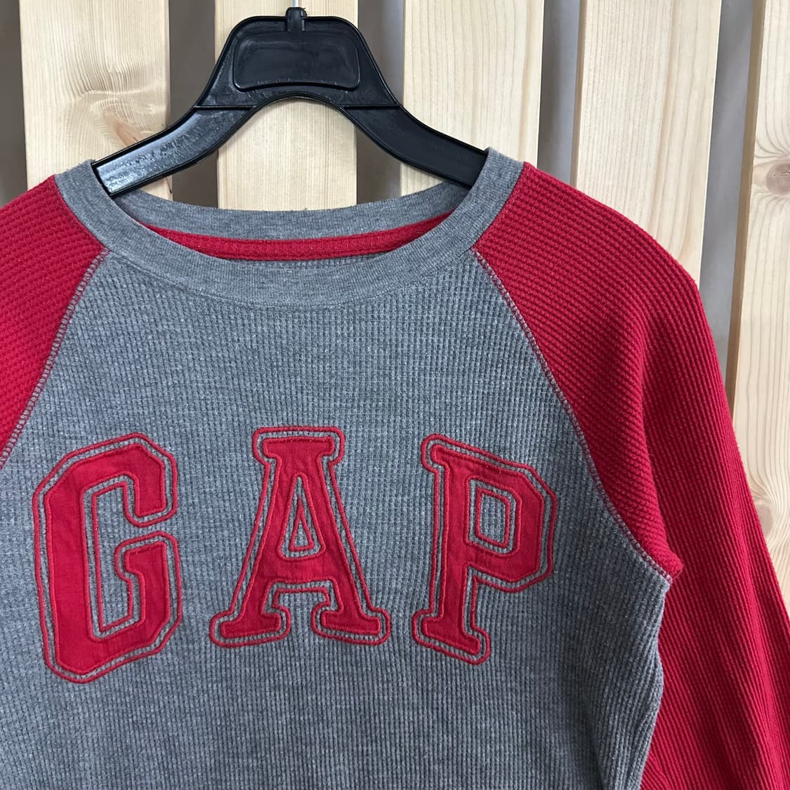 (S) GAP 갭 나그랑 긴팔 티셔츠 그레이 레드 상품이미지4