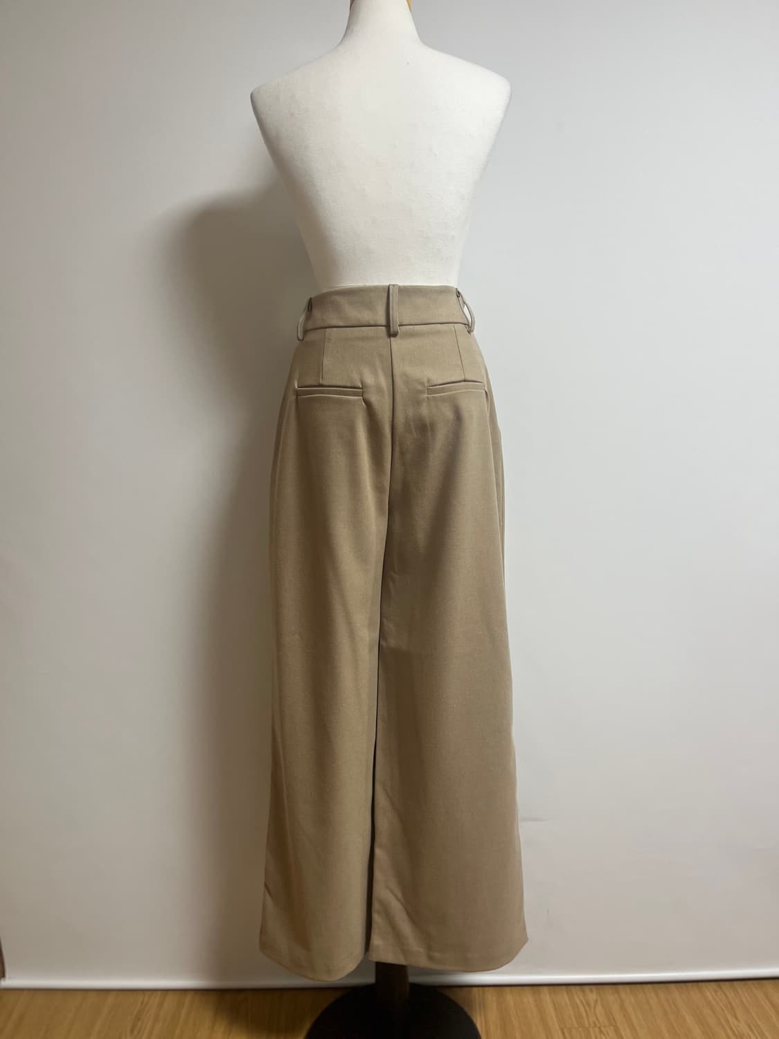 [새상품] 르베이스먼트 핀턱 슬랙스 상품이미지6