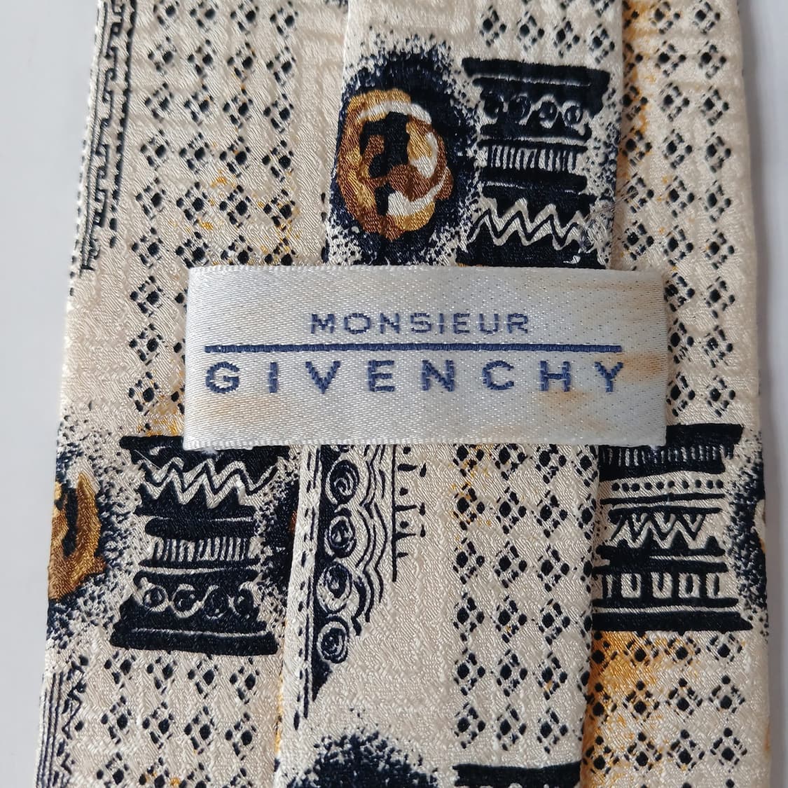 지방시 실크 아이보리 패턴 넥타이 9.8cm A+등급 E855
 상품이미지8