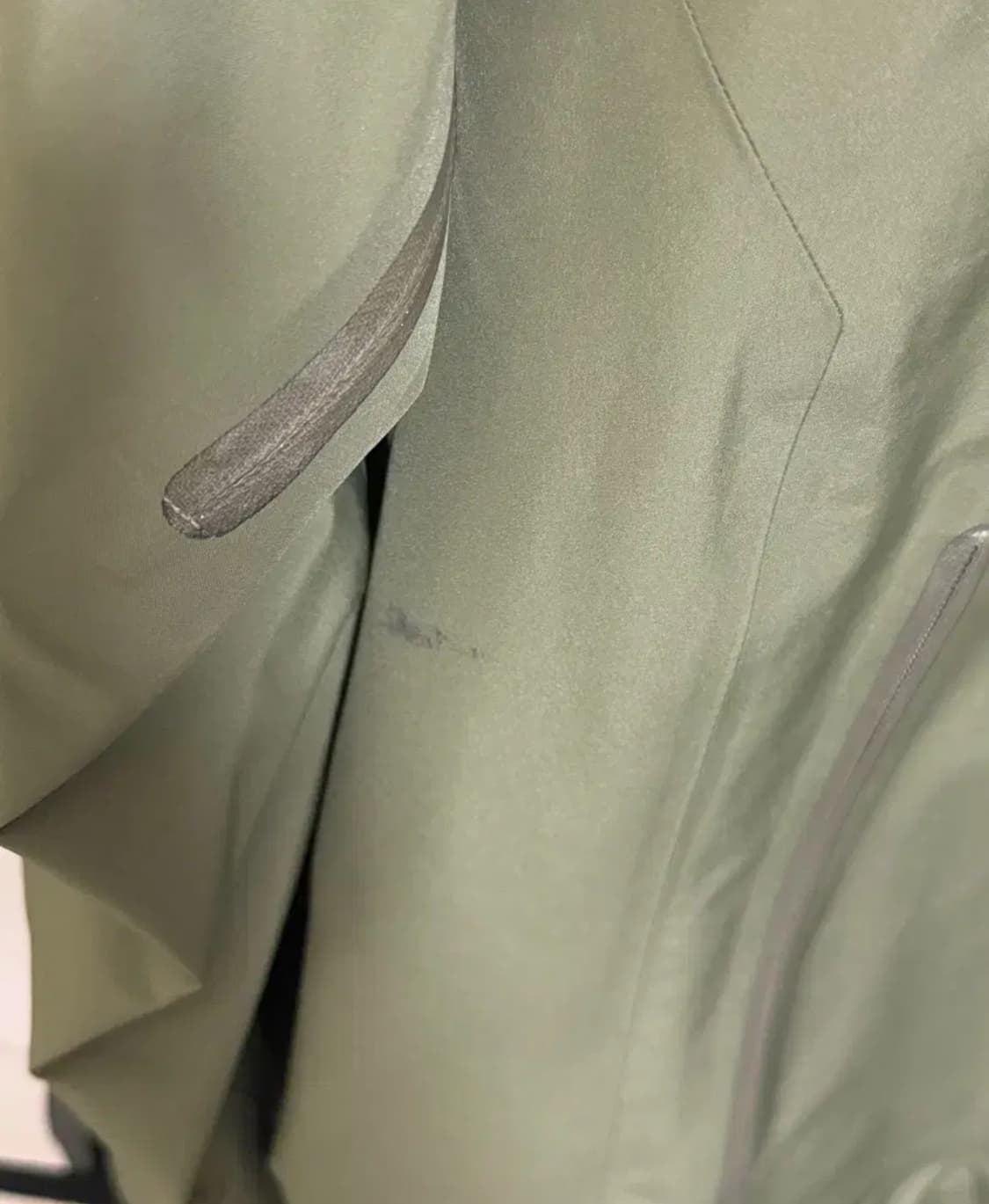 아크테릭스 베타 LT M 사이즈 타츠  크림가 130넘어가는데  상태 깔 상품이미지7