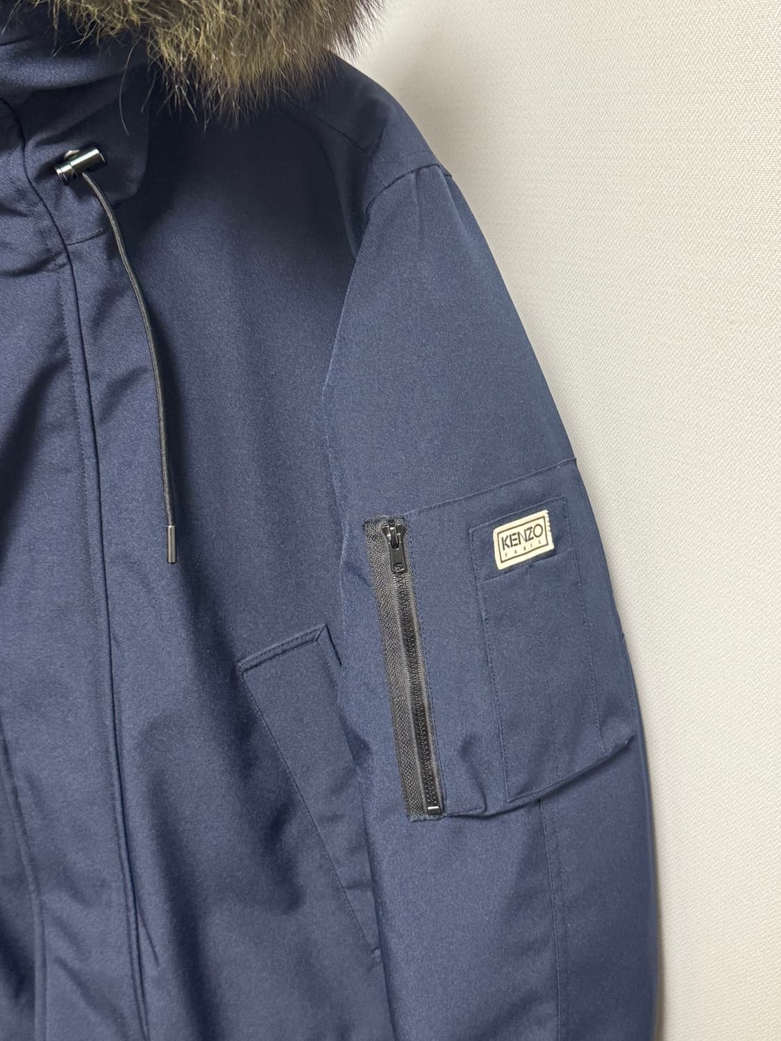 (구매가130만원)겐조 로고 패치 롱 다운 패딩 후드 자켓 NVY 상품이미지5