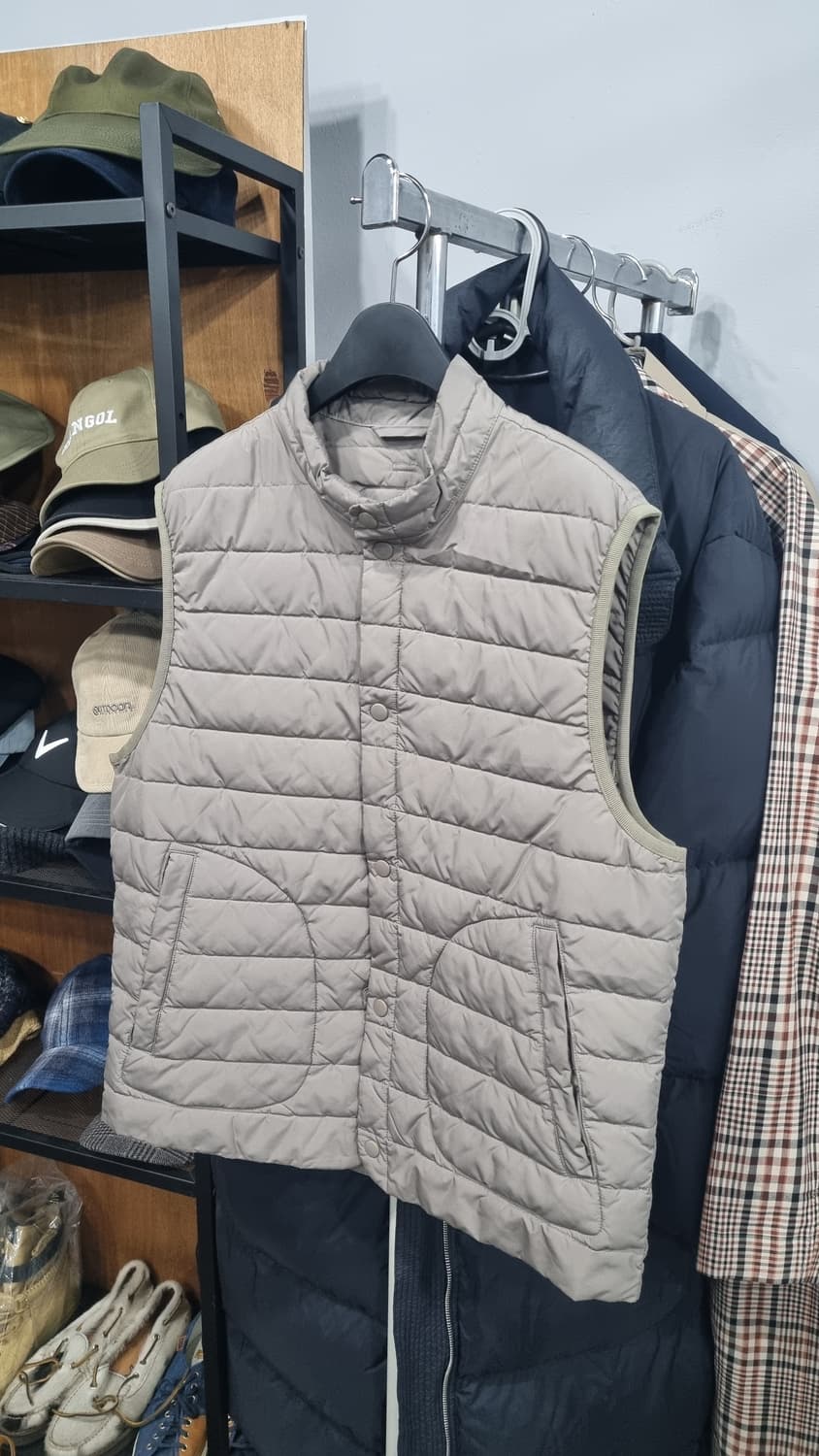 시리즈(series) 남성용 L사이즈 베이지색 패딩조끼 상태깔끔 상품이미지1