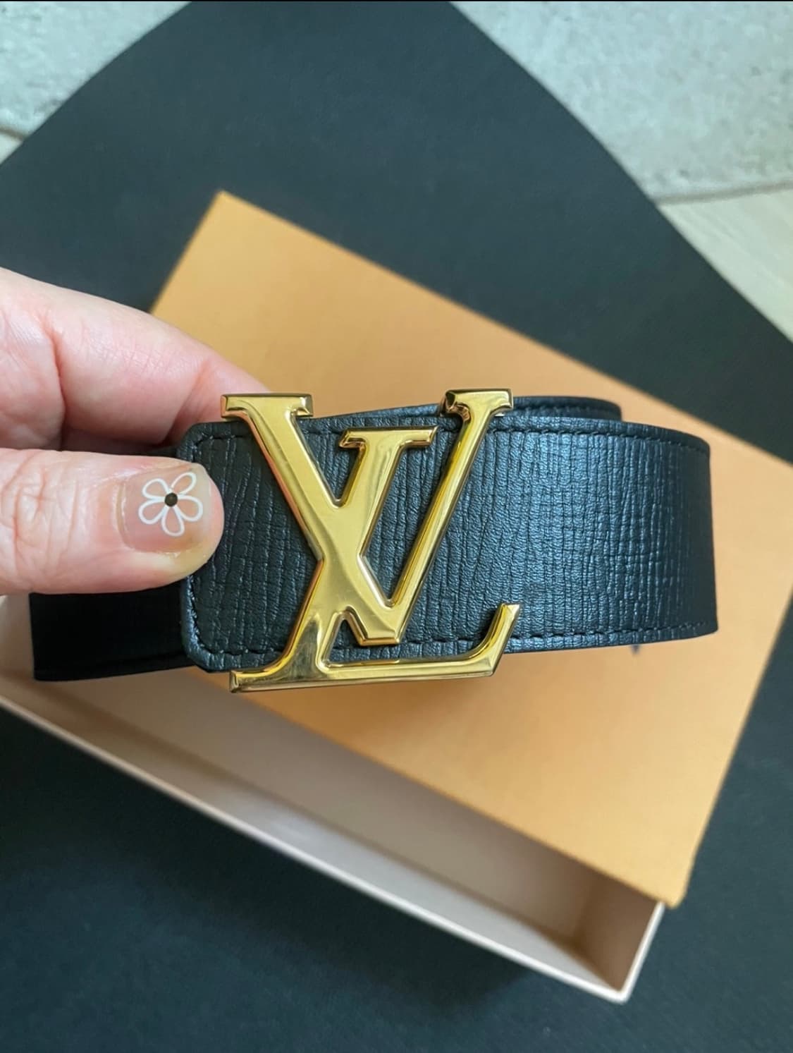 루이비통 LV 이니셜 벨트 34/100 상품이미지4