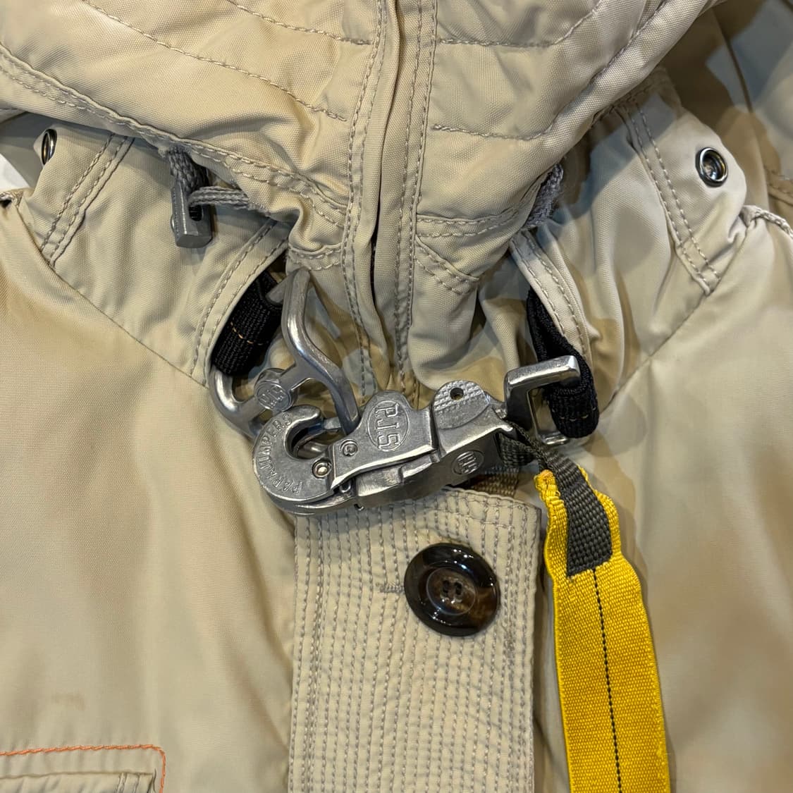 파라점퍼스 코디악 베이지 패딩 상품이미지3