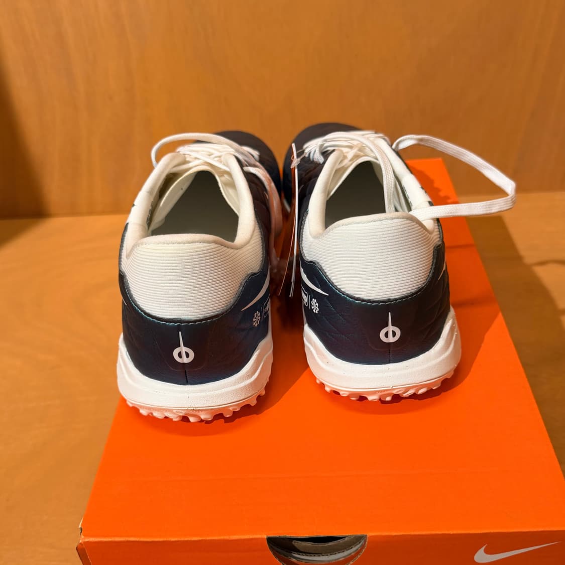 새상품)나이키 티엠포 레전드 30주년 풋살화 260 상품이미지6