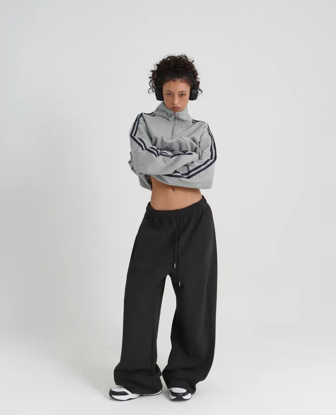 (미착용 새상품) 블랙업 헤비스웨트 하이넥 라인 집업 (차콜/그레이) 상품이미지4