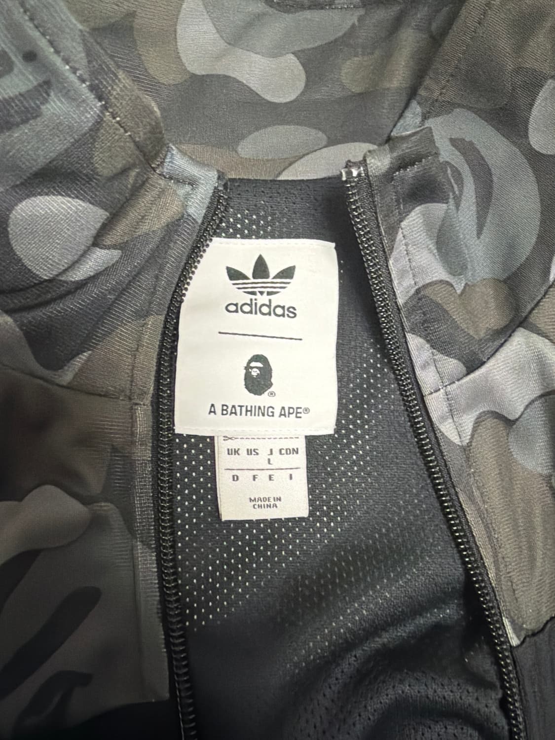 [L] 베이프 아디다스 파이어버드 트랙탑 블랙 상품이미지2