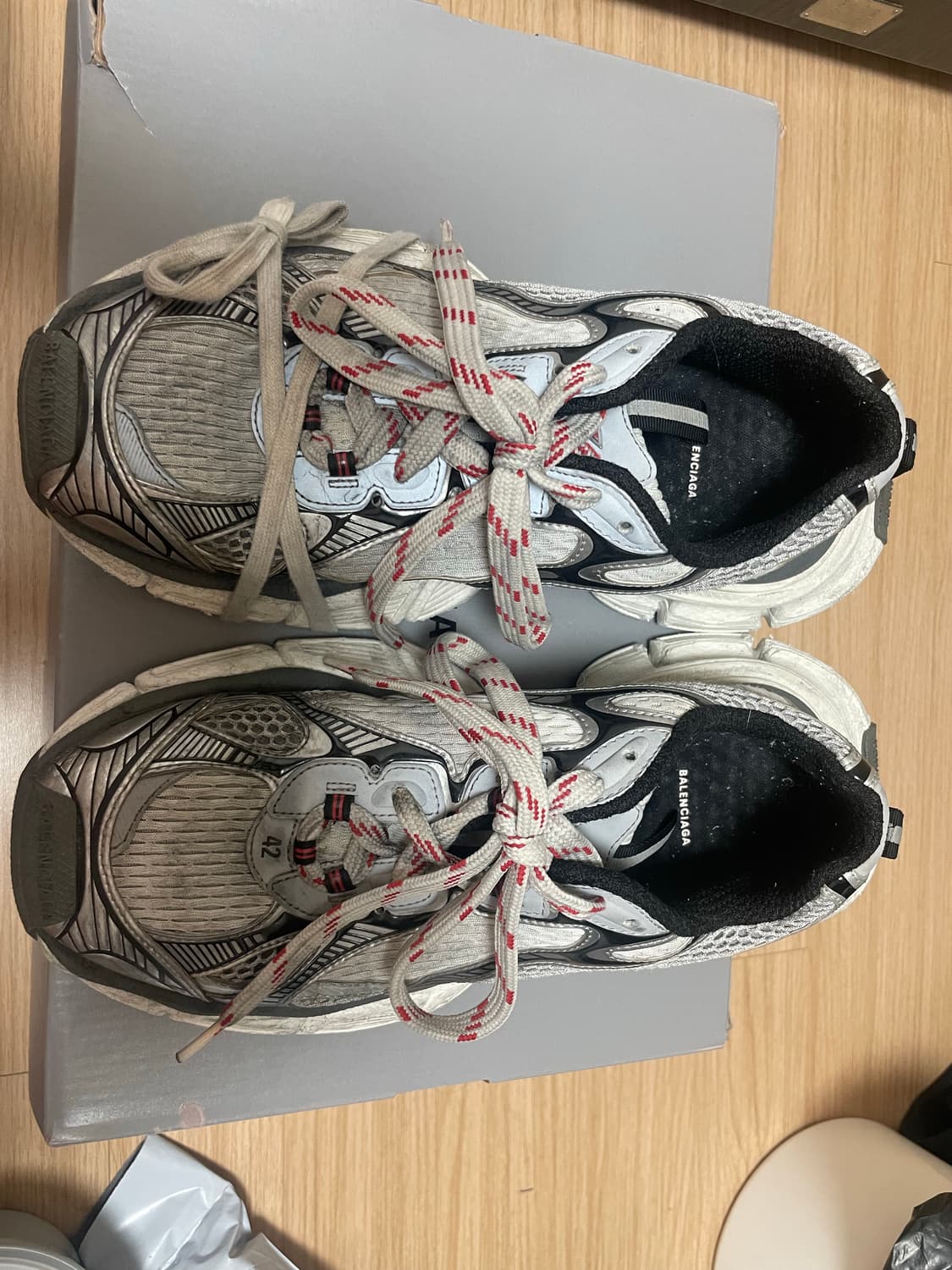 (42) 발렌시아가 3xl 그레이 레드 상품이미지4