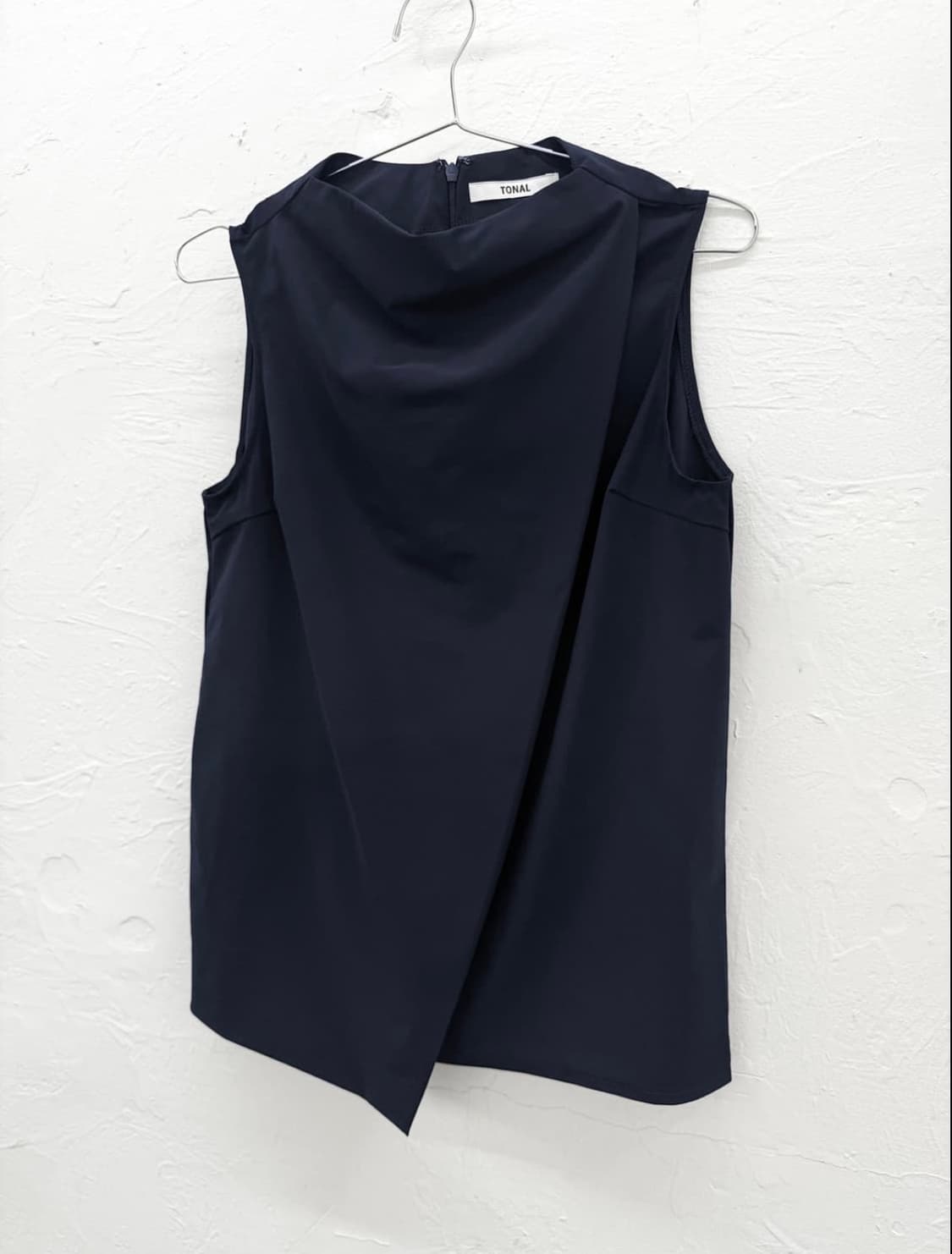 tonal 드레이프 랩 슬리브리스 상품이미지2