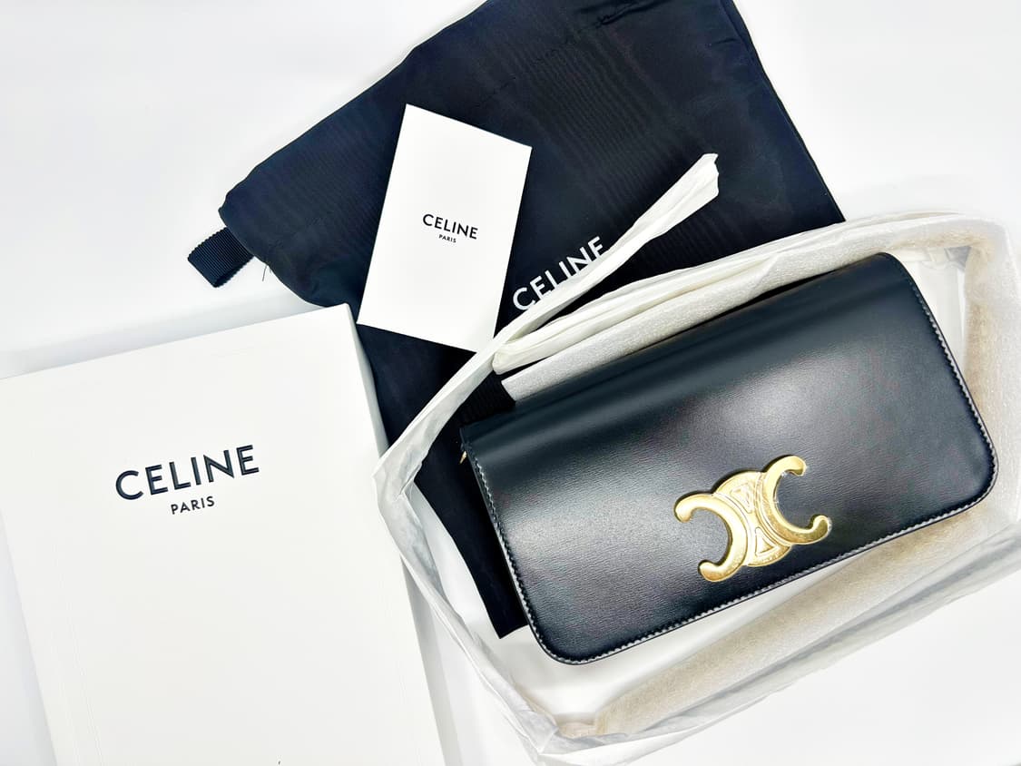 셀린느 멀티 포쉐트 샤이니 카프스킨 블랙 10L973GCH 38NO 상품이미지1