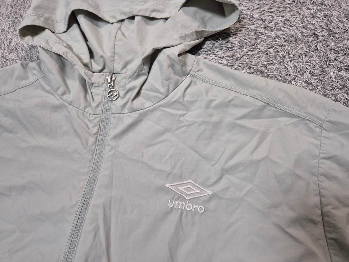 엄브로 여성 피그먼트 초경량 반팔 후드 아노락 90(S) 상품이미지2