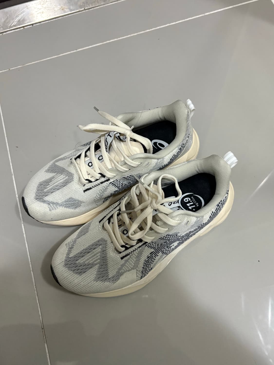 아식스 노바블라스트 런닝화 235 상품이미지2