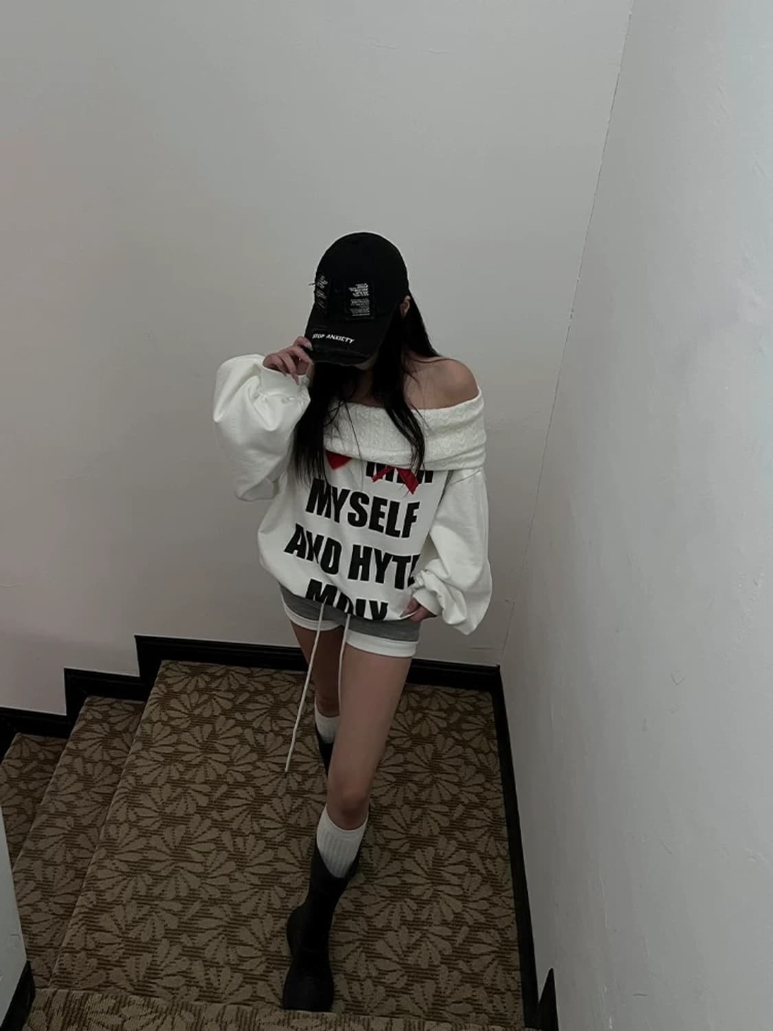 HYTEMOLY 히테몰리 오프숄더 맨투맨 오네갸루 상품이미지4