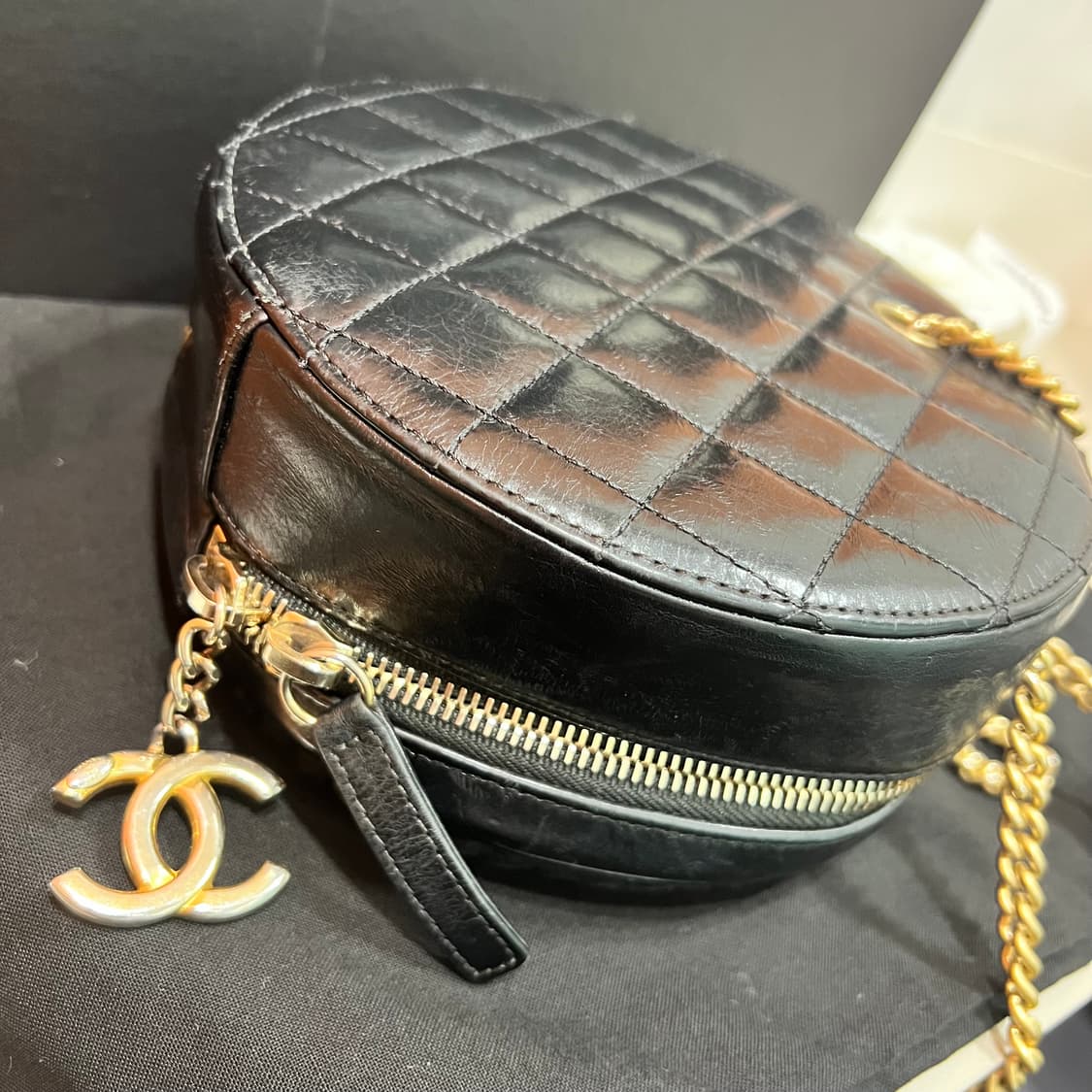 [정품] 샤넬 AS0075 크럼블 카프스킨 앙 보그 라운드 사첼백 시즌백 상품이미지6