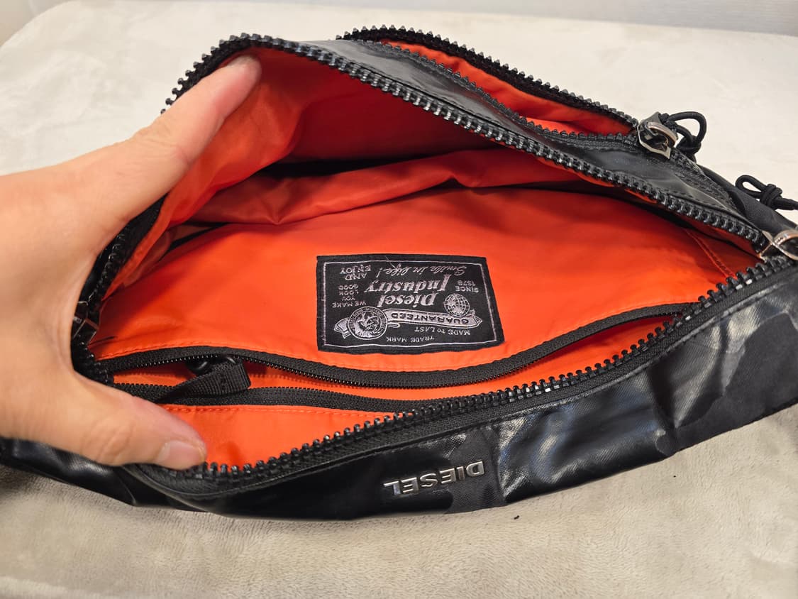 디젤 블랙 카모 슬링백 크로스백 상품이미지6