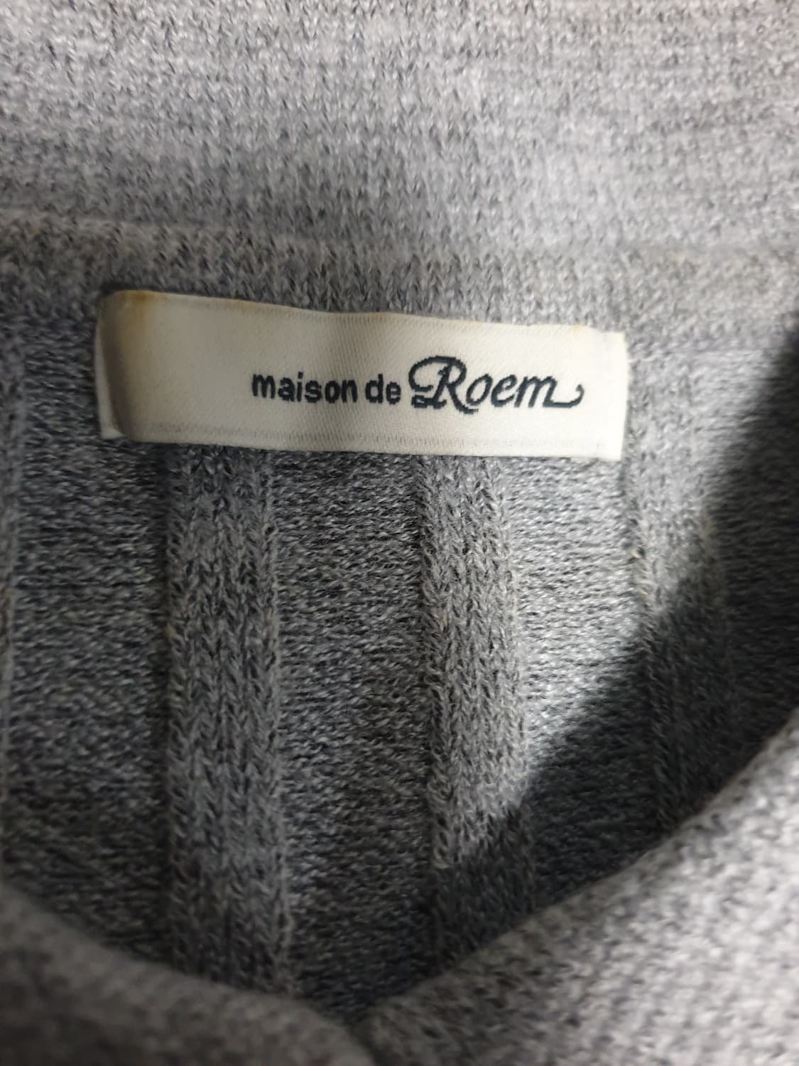 로엠 세미크롭 카라 긴팔 니트 그레이 (M) 상품이미지2