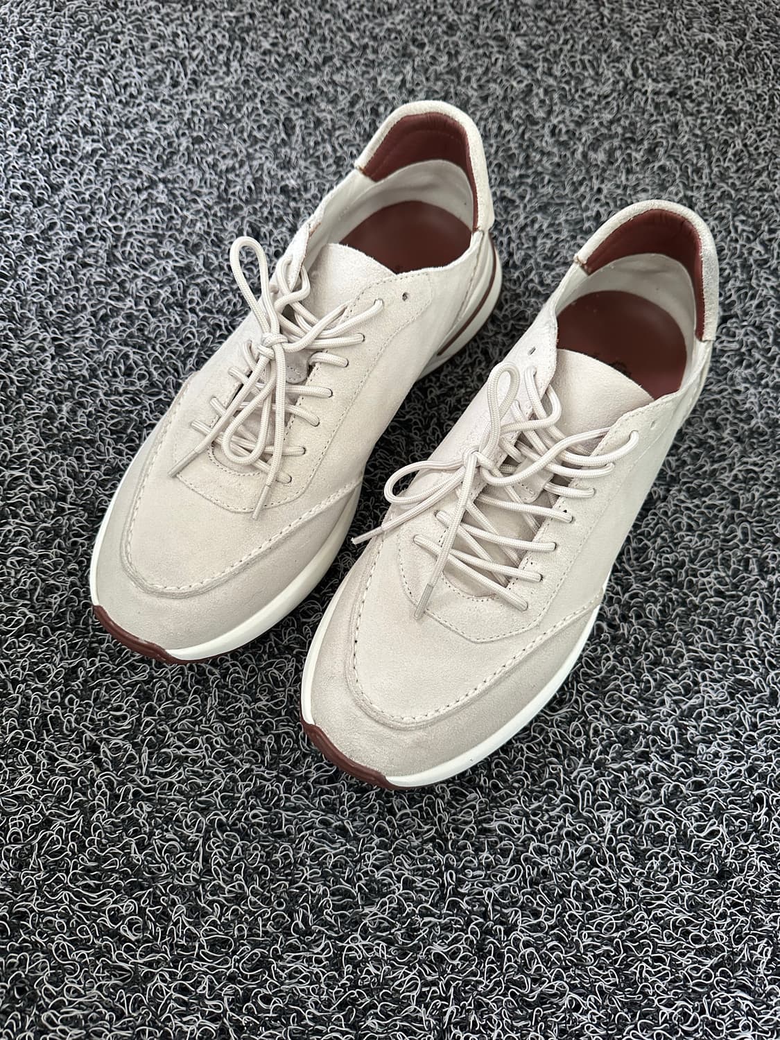 로로피아나 위크엔드 워크 스니커즈 41 / 255 상품이미지1