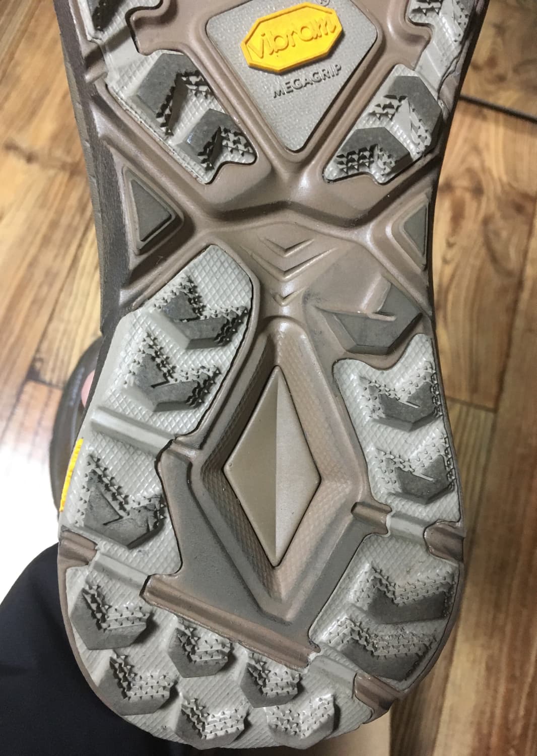 호카 새티스파이 마파테스피드4 라이트 러버 판매합니다 상품이미지9