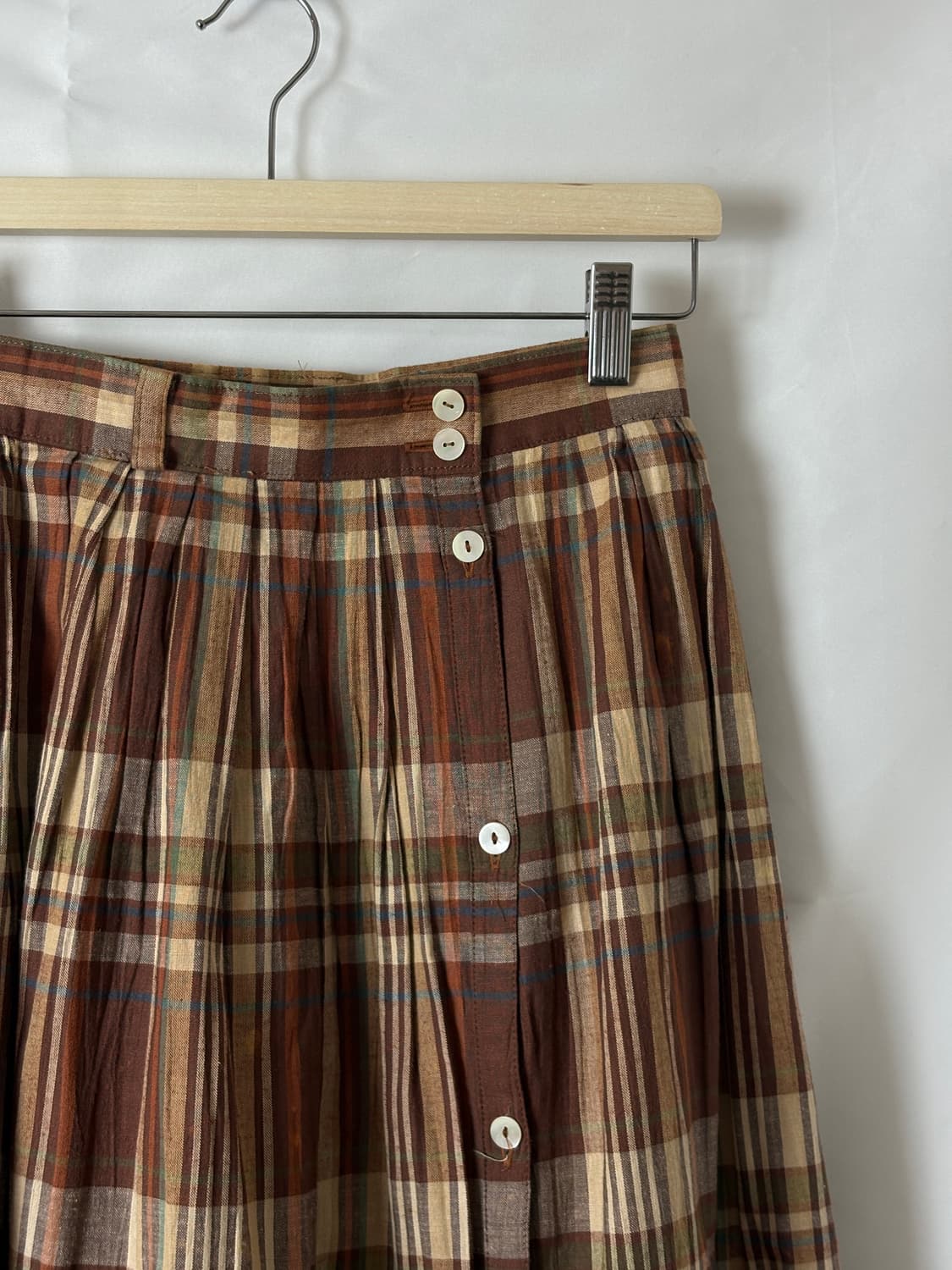 브라운 멀티 체크 단추 스커트 상품이미지9
