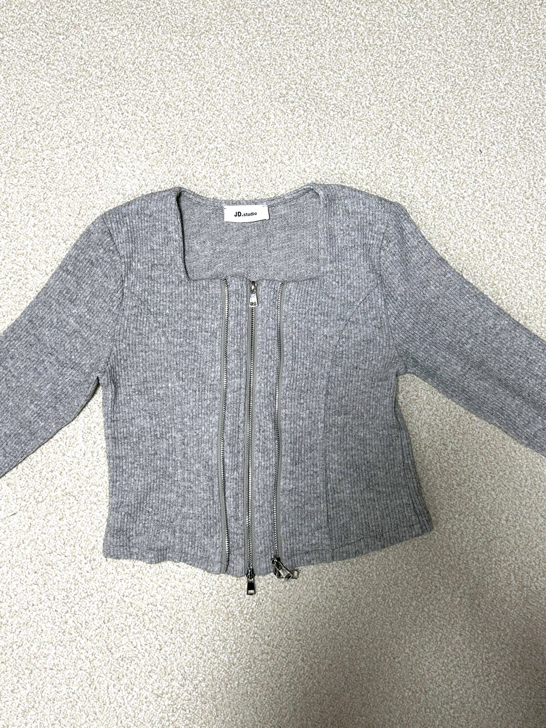 스퀘어넥 니트집업 상품이미지1