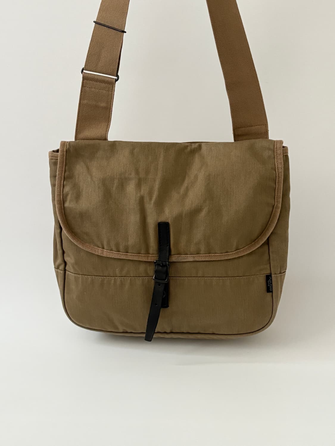 Canvas Shoulder Bag (Beige) 상품이미지2