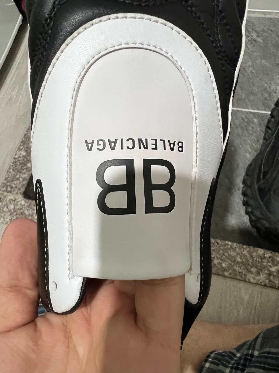 발렌시아가 젠 스니커즈 43 상품이미지5