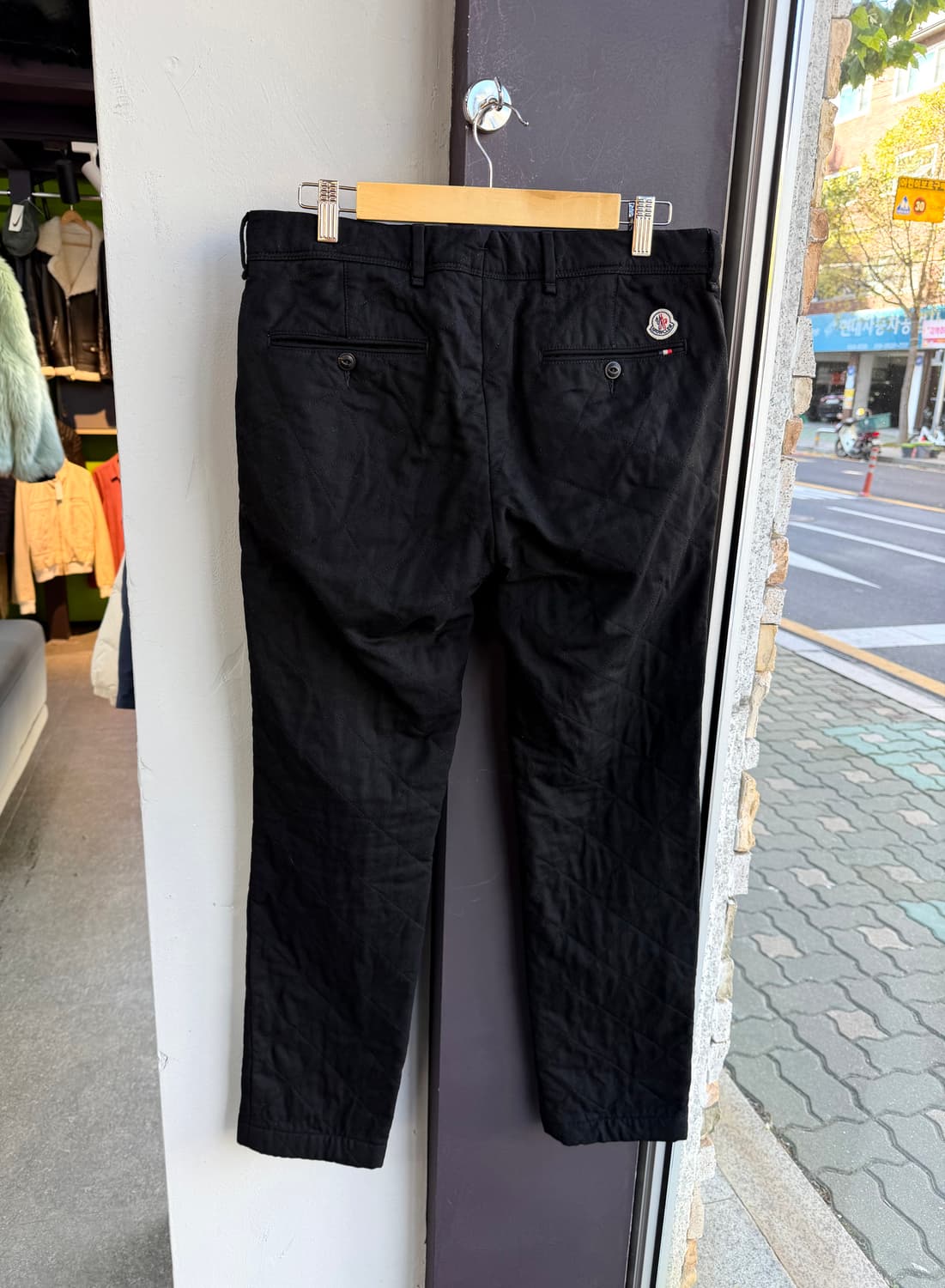 32/ 몽클레어 와펜패치 퀄팅 누빔패딩 팬츠 상품이미지6