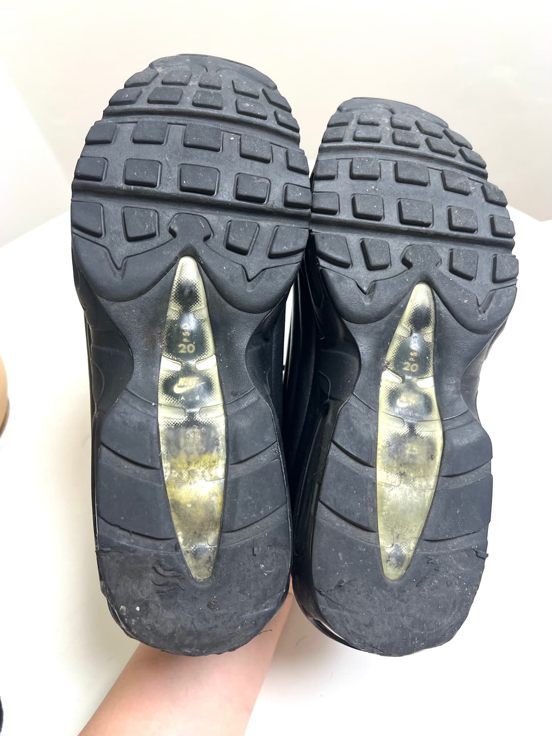 [280] 나이키 x 슈프림 에어맥스 95 럭스 트리플 블랙 상품이미지8