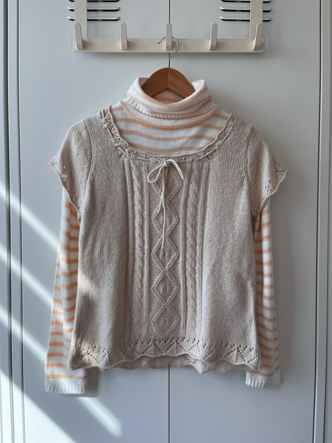 Medium 스트라이프 레이어드 목폴라 니트 상품이미지4